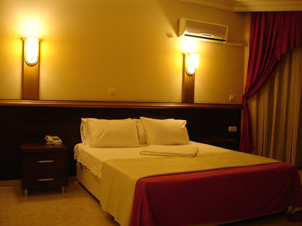 Gumus Hotel Arsuz Экстерьер фото