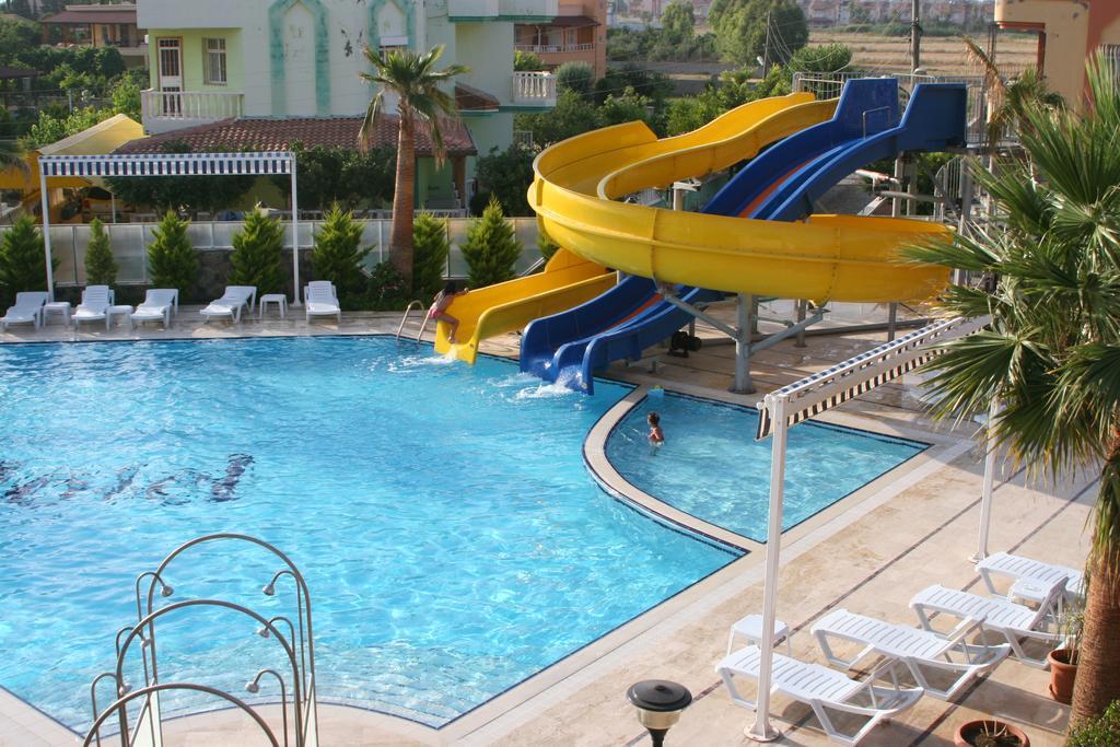 Gumus Hotel Arsuz Экстерьер фото